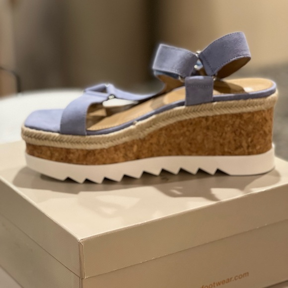 GYLIAN PLATFORM SANDAL - Picture 3 of 3